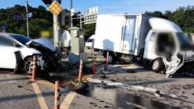 원주서 승용차-1톤 트럭 충돌…10대 학생 사망