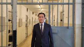 통일장관, 구동독 정치범수용소 찾아 