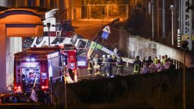 이탈리아 베니스 고가도로서 버스 추락…최소 21명 사망