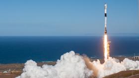 한국 첫 정찰위성 발사 성공…궤도 안착 후 지상과 교신