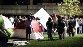 美 MIT·유펜, 반전시위 텐트 강제해산…수십 명 체포