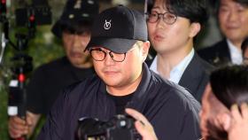 영장심사 앞둔 김호중, 과거 학폭 의혹도 재조명