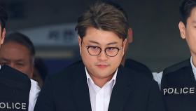 경찰, 김호중 구속 후 첫 조사…증거 인멸 등 집중 조사