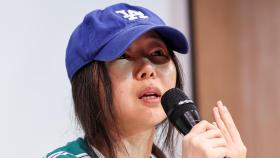 측근 해임된 민희진…오늘 오후 기자회견 연다