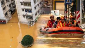 [차이나워치] 중국 양쯔강 유역 대홍수…안후이·후베이 등 수중도시