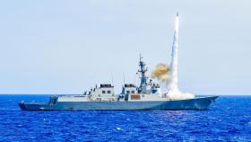 '림팩 참가' 해군 이지스함, 함대공유도탄 실사격 성공