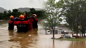 작년 이어 또 침수 피해…홍수가 삼킨 농지에 농민들 망연자실