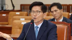 환노위서 야 사과 요구 속 김문수 퇴장…여 의원들도 함께 나가