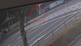 제주서 횡단보도 건너던 60대, 우회전 버스에 치여 숨져