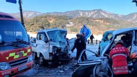 충북 제천서 차량 4대 충돌…1명 심정지·4명 중상
