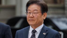 이재명 선거법 2심 내일 선고…침묵하며 대장동 재판 출석
