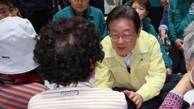 이재명, 산불 현장서 민생행보…당은 '尹 신속 선고' 압박