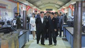 김정은, 군수공장 방문…