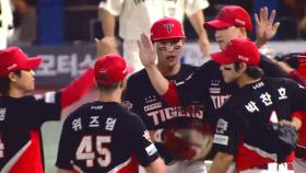 '김석환 결승포' KIA, 시즌 첫 6연승…롯데, 삼성에 대역전승