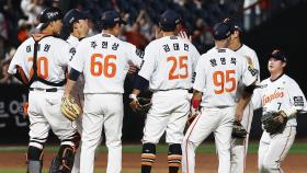 한화, 선발 전원 안타·득점 폭발…KIA 꺾고 50승 선착