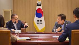 첫 NSC 주재한 이 대통령 