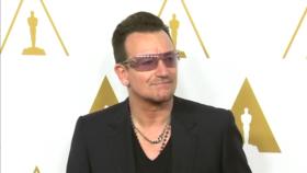 문재인 대통령, 오늘 록 밴드 U2 보컬 '보노' 접견