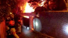 서울 용산 단독주택 불...주민 3명 대피