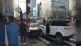 서울 도심에서 SUV가 택시 덮쳐...1명 사망