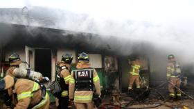 전북 익산 주택서 불...50대 여성 사망