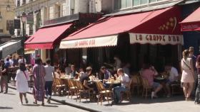 석달만에 다시 문을 연 프랑스 카페·식당...시민들 '북적'