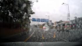 빗길엔 교통사고 30% 증가...사고 줄이려면?