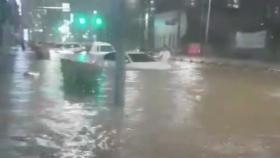 부산 폭우 피해 복구 계속...3명 숨진 지하차도 운행 재개