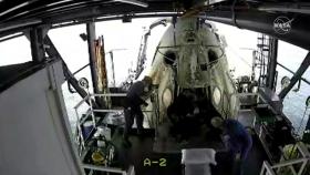 미 우주인 45년 만의 해상 귀환...스페이스X 캡슐 멕시코만에 착수