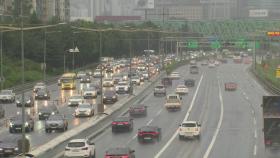서울 시내 주요 도로 통행 재개...출근길 교통 정체는 여전