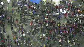 美, 코로나 봉쇄 반대시위 재등장...마스크 소각·단속 거부 선언