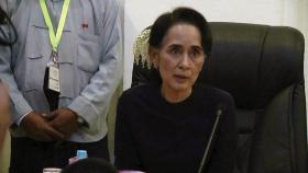 최악 유혈사태 후 미얀마 시위 확산...수치 고문 처음 모습 드러내