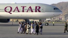미국인 등 32명 아프간 추가 대피...환승 항공편 일시 중단