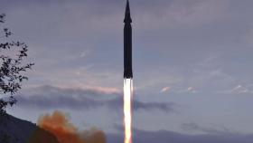 [이슈인사이드] 北 극초음속 미사일 화성-8형 첫 시험발사, 의도는?