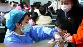 접종률 76% 중국, 3살 아이도 본격 접종...봉쇄·문책은 여전