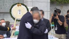 42년 만에 사죄한 광주 버스 기사...끌어안아준 경찰 유족