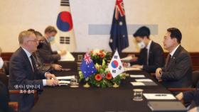 한-호주 회담 '기후변화·북핵' 공감대...나토총장 면담 '돌발 연기'