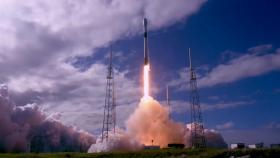 한국 최초 달 궤도선 '다누리' 미국 발사장으로 이송 시작