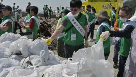 [부산] HJ중공업, 태풍 '힌남노' 피해 영도 해변에서 쓰레기 수거
