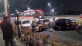 인천에서 버스·화물차·승용차 7중 연쇄 추돌...2명 부상