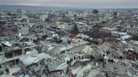 튀르키예·시리아 강진 사망자 만 명 육박...이재민 2천300만 명