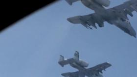 공군, 올해 첫 쌍매훈련 영상 공개...F-15K·A-10 연합 편대 비행