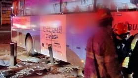 사거리에서 광역버스·승용차 충돌...9명 경상