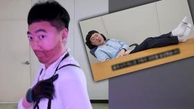 [뉴스라이더] 책상에 두 발 올린 충주시 공무원...정체는?