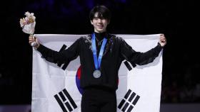 피겨 차준환, 세계선수권 은메달 쾌거...한국 남자 선수 최초 입상