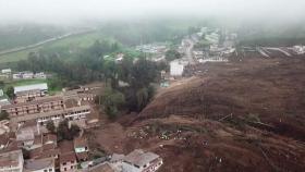 폭우·지진 덮친 에콰도르에 산사태까지...