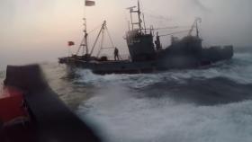 해경, 인천 소청도에서 무허가 불법조업 중국어선 2척 나포