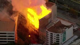 시드니 7층 건물 대형화재 10대들의 불장난 때문?...10대 2명 조사