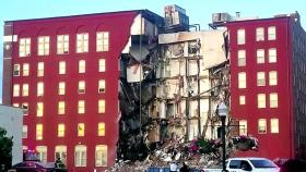 美 아이오와 6층 아파트 일부 붕괴...12명 탈출·8명 구조