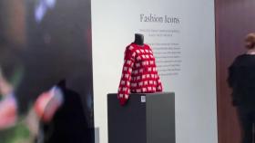 다이애나비 '검은 양' 스웨터 15억 원 팔렸다