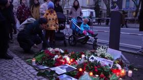 유럽·미국서 나발니 추모 집회 잇따라...푸틴 비판